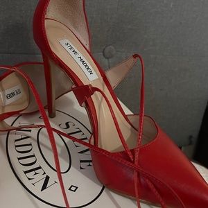 Steve Madden Red Pumps